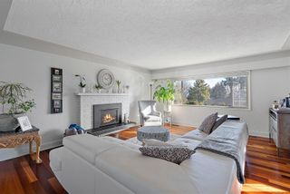 Photo 4: 4954 Thunderbird Pl in Saanich: SE Cordova Bay House for sale (Saanich East)  : MLS®# 894876