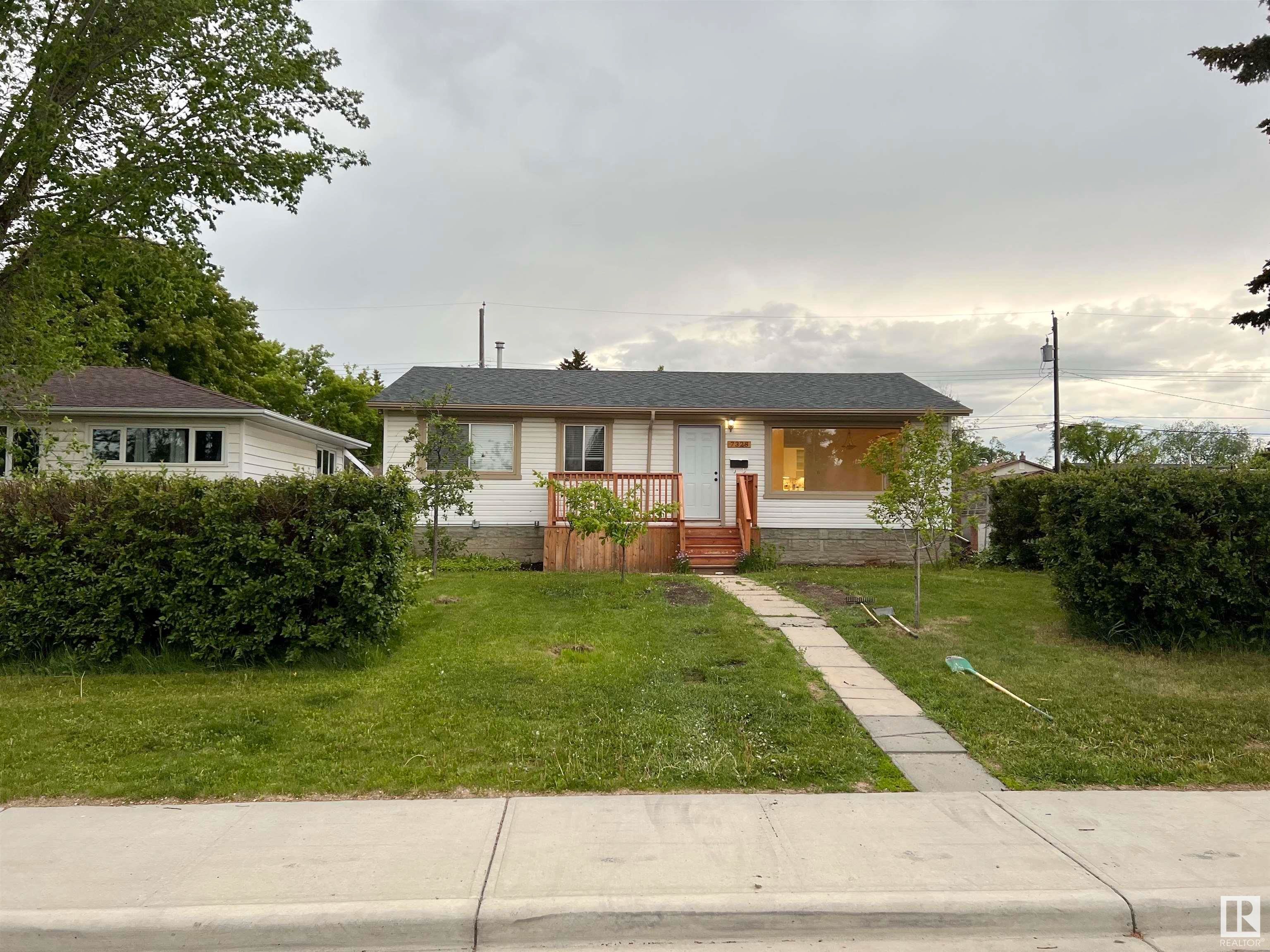 Main Photo: 7328 77 Street NW in Edmonton: Zone 17 House for sale : MLS®# E4342088