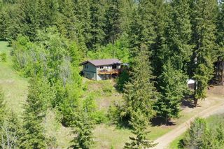 Photo 4: 2585 Airstrip Road in Anglemont: House for sale : MLS®# 10183062