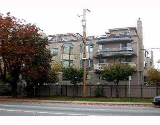 Main Photo: 304 777 EIGHTH STREET in New Westminster: Uptown NW Condo for sale : MLS®# V769792