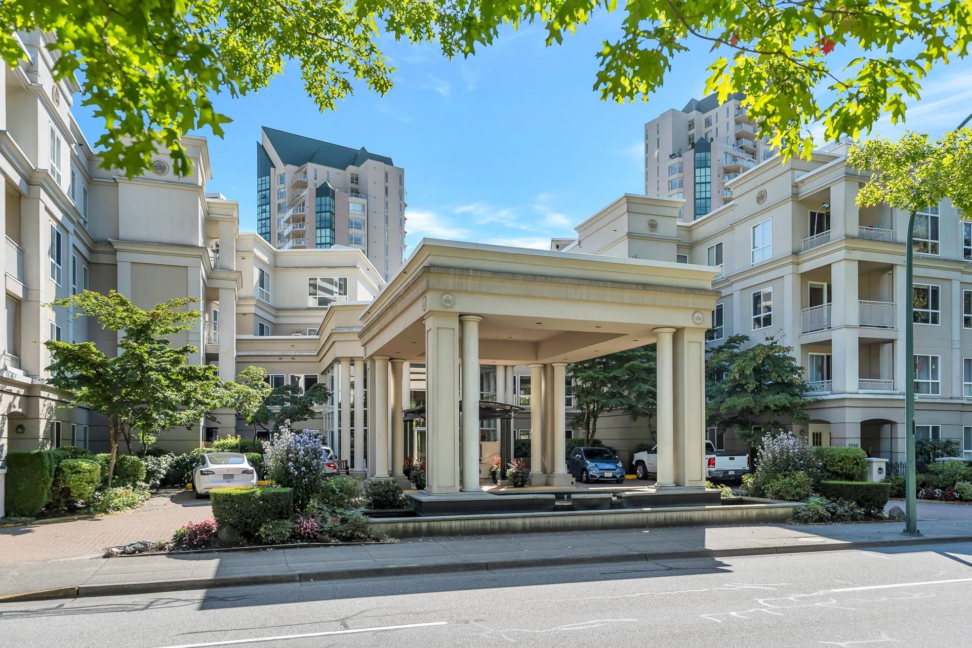 Main Photo: 216 3098 GUILDFORD Way in Coquitlam: North Coquitlam Condo for sale in "MARLBOROUGH HOUSE" : MLS®# R2844221
