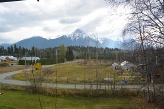 Photo 3: 5251 N 1ST Avenue: Hazelton Agri-Business for sale (Smithers And Area (Zone 54))  : MLS®# C8017722