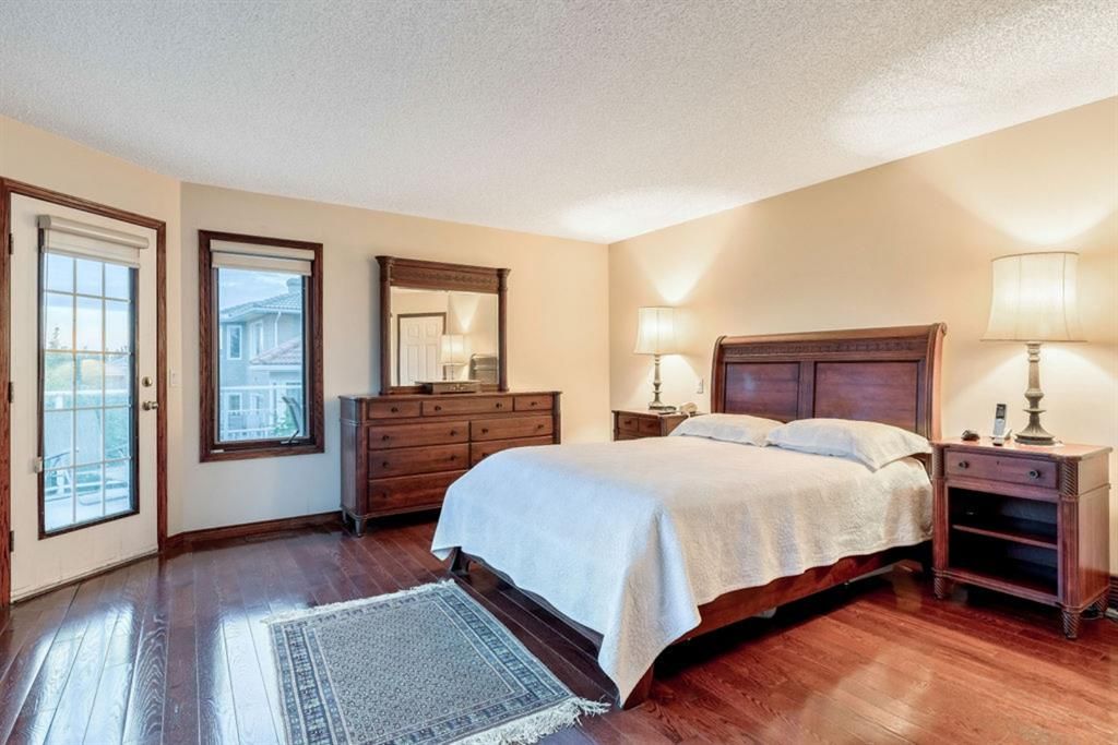 Photo 24: Photos: 217 Signature Way SW in Calgary: Signal Hill Detached for sale : MLS®# A1148692