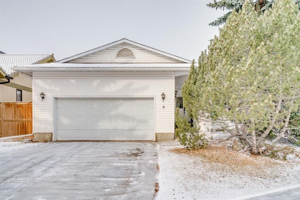Main Photo: 3 Woodfield Drive SW in Calgary: Woodbine Detached for sale : MLS®# A1206895
