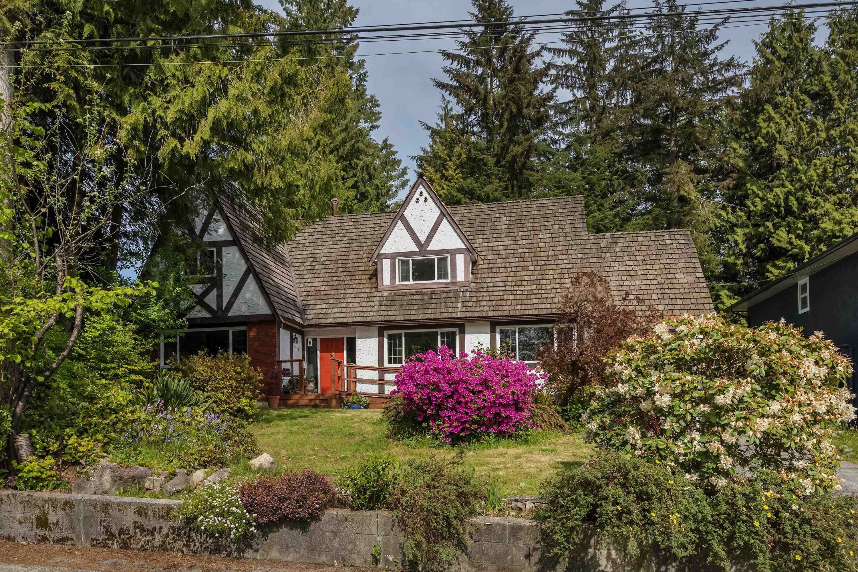 Main Photo: 3586 EVERGLADE Place in North Vancouver: Delbrook House for sale : MLS®# R2701074