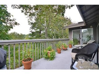 Photo 2: 9 909 Carolwood Dr in VICTORIA: SE Broadmead Row/Townhouse for sale (Saanich East)  : MLS®# 683016
