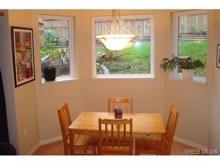 Photo 3: 210 Stoneridge Pl in VICTORIA: VR Hospital House for sale (View Royal)  : MLS®# 718015