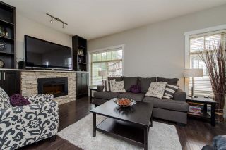 Photo 2: 7 2950 LEFEUVRE Road in Abbotsford: Aberdeen Townhouse for sale in "CEDAR LANDING" : MLS®# R2212309