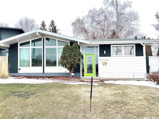 Photo 1: 3020 14th Street East in Saskatoon: Greystone Heights Residential for sale : MLS®# SK891941