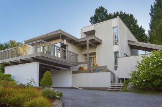 Photo 1: 417 FELTON Road in North Vancouver: Dollarton House for sale in "Dollarton" : MLS®# R2213750