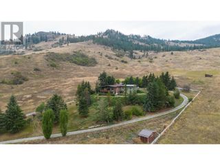Photo 4: 2545 6 Highway E in Lumby: House for sale : MLS®# 10283978