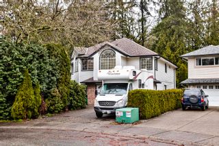 Photo 1: 21494 88B Avenue in Langley: Walnut Grove House for sale : MLS®# R2837345