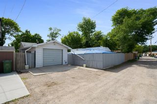 Photo 5: 1022 Rundle Crescent in Calgary: Renfrew Detached for sale : MLS®# A1158795
