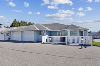 Photo 2: 19 1450 MCCALLUM Road in Abbotsford: Poplar Townhouse for sale in "Crown Point" : MLS®# R2872777