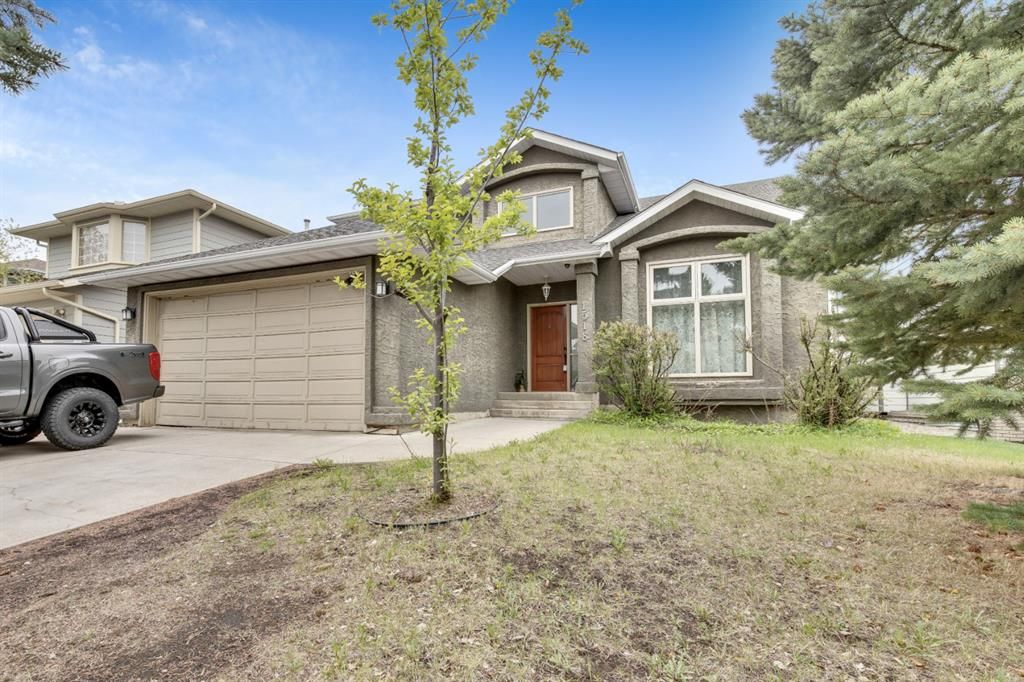 Main Photo: 1518 Evergreen Drive SW in Calgary: Evergreen Detached for sale : MLS®# A1110638