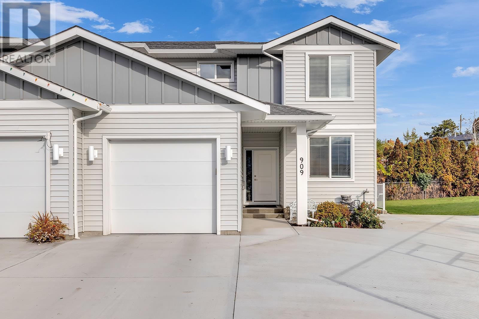 Main Photo: 909 Currell Crescent in Kelowna: House for sale : MLS®# 10287291