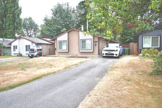 Photo 2: 2975 Oriole Street in Abbotsford: Abbotsford West House for sale : MLS®# R2714676