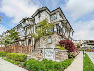 Photo 1: 89 19433 68 Avenue in Surrey: Clayton Townhouse for sale in "THE GROVE" (Cloverdale)  : MLS®# R2454192