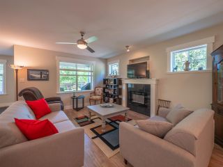 Photo 6: 803 GERUSSI Lane in Gibsons: Gibsons & Area 1/2 Duplex for sale (Sunshine Coast)  : MLS®# R2273897