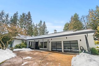 Photo 1: 437 SOUTHBOROUGH Drive in West Vancouver: British Properties House for sale : MLS®# R2759139