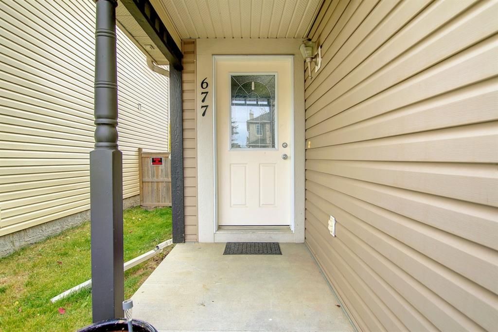 Photo 2: Photos: 677 Evermeadow Road SW in Calgary: Evergreen Detached for sale : MLS®# A1156824
