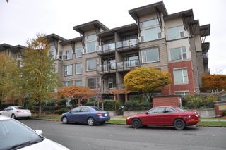 Photo 1: 307 33539 HOLLAND Avenue in Abbotsford: Central Abbotsford Condo for sale in "THE CROSSING" : MLS®# R2630815