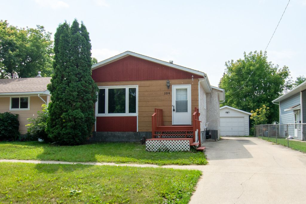 Main Photo: 109 9th Street NW in Portage la Prairie: House for sale : MLS®# 202320002