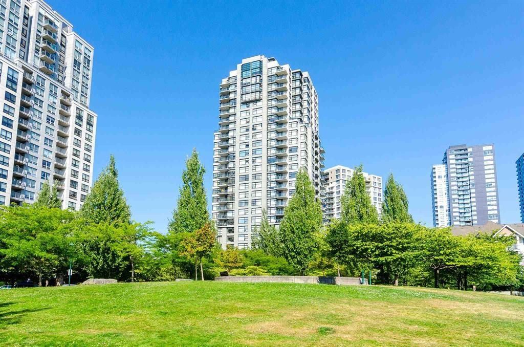 Main Photo: 1701 5380 OBEN Street in Vancouver: Collingwood VE Condo for sale (Vancouver East)  : MLS®# R2636796
