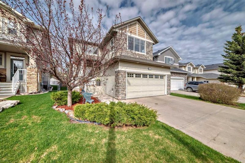 FEATURED LISTING: 2513 Coopers Circle Southwest Airdrie