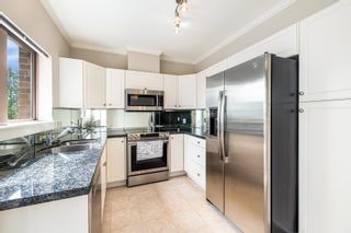 Photo 6: 308 2271 BELLEVUE Avenue in West Vancouver: Dundarave Condo for sale in "Rosemont" : MLS®# R2702493
