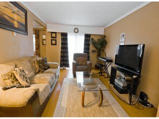Photo 3: 37 14111 104TH Avenue in Surrey: Whalley Townhouse for sale in "HAWTHORNE PARK" (North Surrey)  : MLS®# F1302585