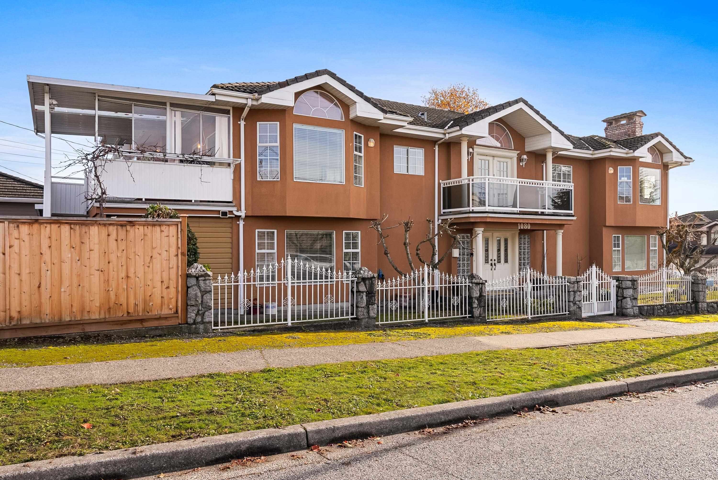 Main Photo: 1080 GILMORE Avenue in Burnaby: Willingdon Heights House for sale (Burnaby North)  : MLS®# R2839009