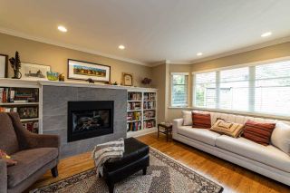 Photo 15: 2571 NEWMARKET Drive in North Vancouver: Edgemont House for sale : MLS®# R2460587