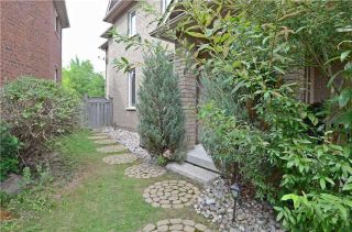Photo 9: 148 Estate Garden Drive in Richmond Hill: Oak Ridges House (2-Storey) for sale : MLS®# N3589792