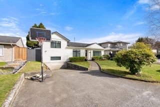 Photo 3: 1384 COTTONWOOD Crescent in North Vancouver: Norgate House for sale in "NORGATE" : MLS®# R2764168