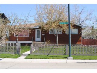 Photo 1: 10216 MAPLECREEK Drive SE in CALGARY: Maple Ridge Residential Detached Single Family for sale (Calgary)  : MLS®# C3616848