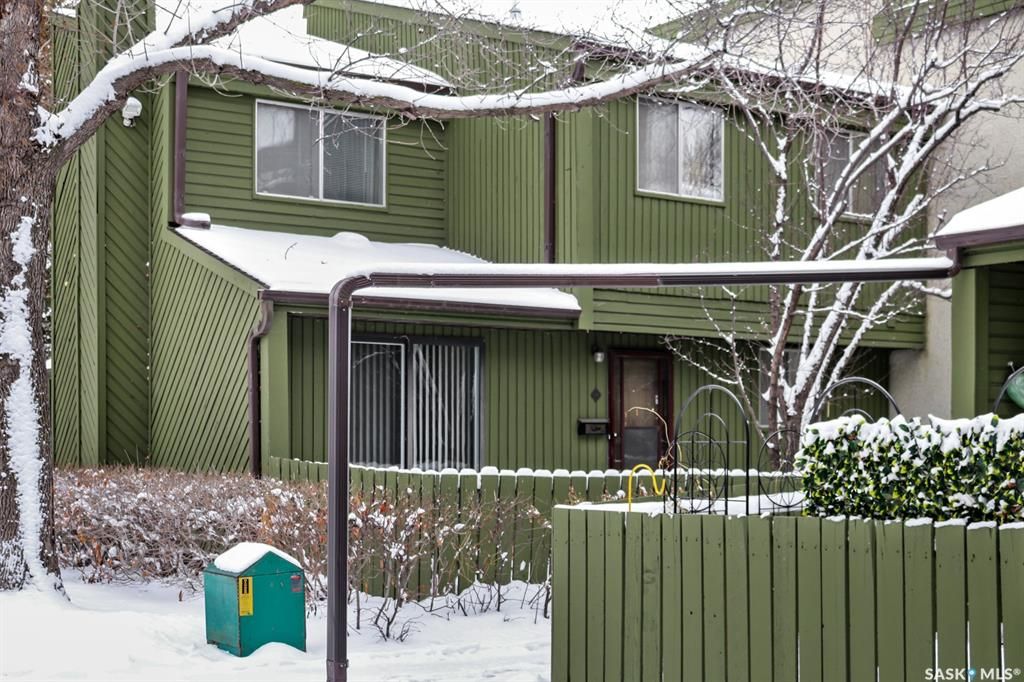 Main Photo: 18 215 Primrose Drive in Saskatoon: Lawson Heights Residential for sale : MLS®# SK958847