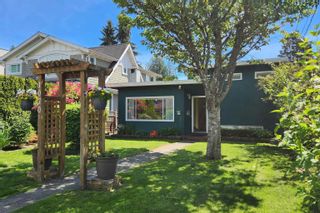 Main Photo: 1070 JEFFERSON Avenue in West Vancouver: Sentinel Hill House for sale : MLS®# R2884675