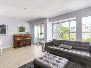 Photo 3: 301 120 GARDEN Drive in Vancouver: Hastings Condo for sale (Vancouver East)  : MLS®# R2195210
