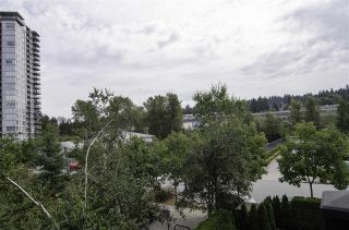 Photo 17: 308 500 KLAHANIE Drive in Port Moody: Port Moody Centre Condo for sale in "TIDES" : MLS®# R2403945