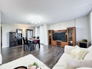 Photo 3: 401 60 Inverlochy Boulevard in Markham: Royal Orchard Condo for sale : MLS®# N8174182