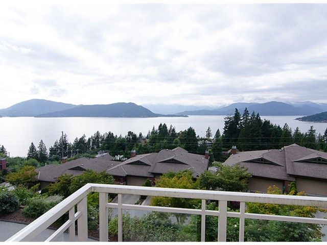 Main Photo: 8522 SEASCAPE Court in West Vancouver: Howe Sound Townhouse for sale in "SEASCAPES" : MLS®# V964816