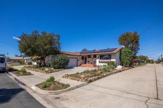 Photo 2: SERRA MESA House for sale : 3 bedrooms : 8752 Chantilly Ave in San Diego
