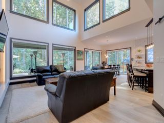 Photo 4: 2207 Riviera Pl in Langford: La Bear Mountain House for sale : MLS®# 913540