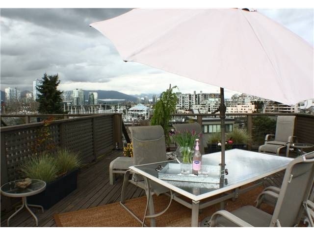 Main Photo: 860 GREENCHAIN in Vancouver: False Creek Condo for sale (Vancouver West)  : MLS®# V884740