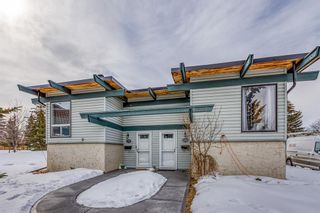 Main Photo: 24A 333 Braxton Place SW in Calgary: Braeside Semi Detached (Half Duplex) for sale : MLS®# A2033462