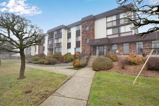 Photo 2: 305 32119 OLD YALE Road in Abbotsford: Abbotsford West Condo for sale in "YALE MANOR" : MLS®# R2646076