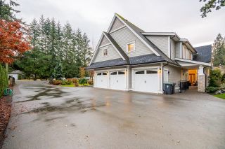 Photo 3: 23919 62A Crescent in Langley: Salmon River House for sale in "Salmon River" : MLS®# R2739872
