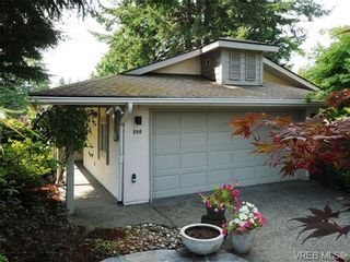 Photo 1: 990 Scottswood Close in VICTORIA: SE Broadmead House for sale (Saanich East)  : MLS®# 715471