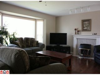 Photo 2: 34914 CASSIAR Avenue in Abbotsford: Abbotsford East House for sale : MLS®# F1013224